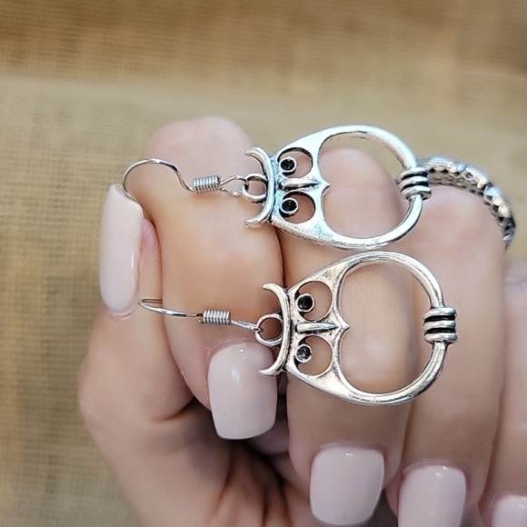 🔥LAST PAIR🔥 Owl Drop Earrings - Picture 4 of 6